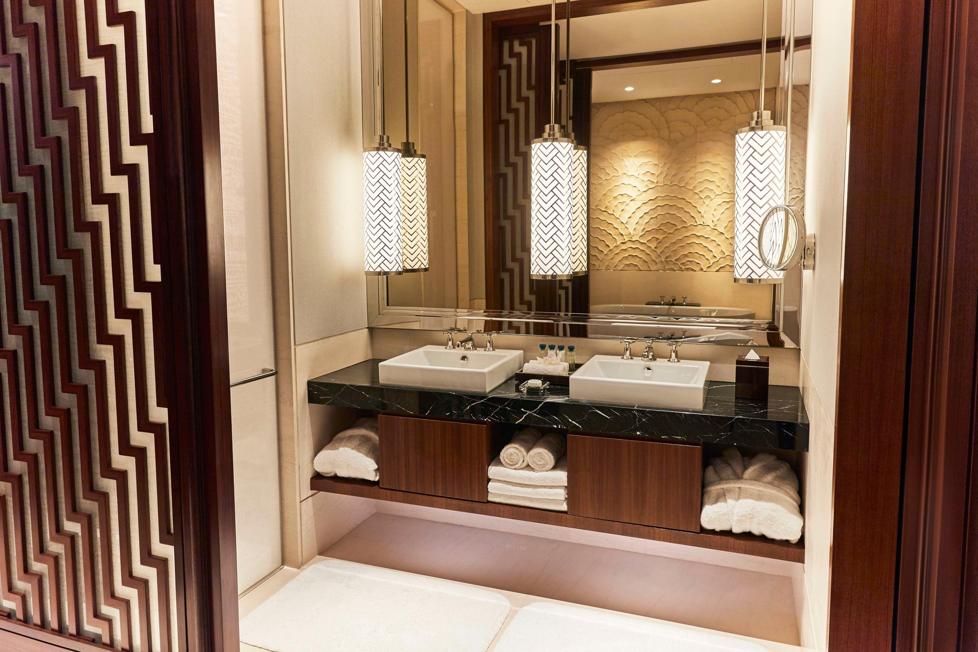 The Capitol Kempinski Singapore - Guest room bath