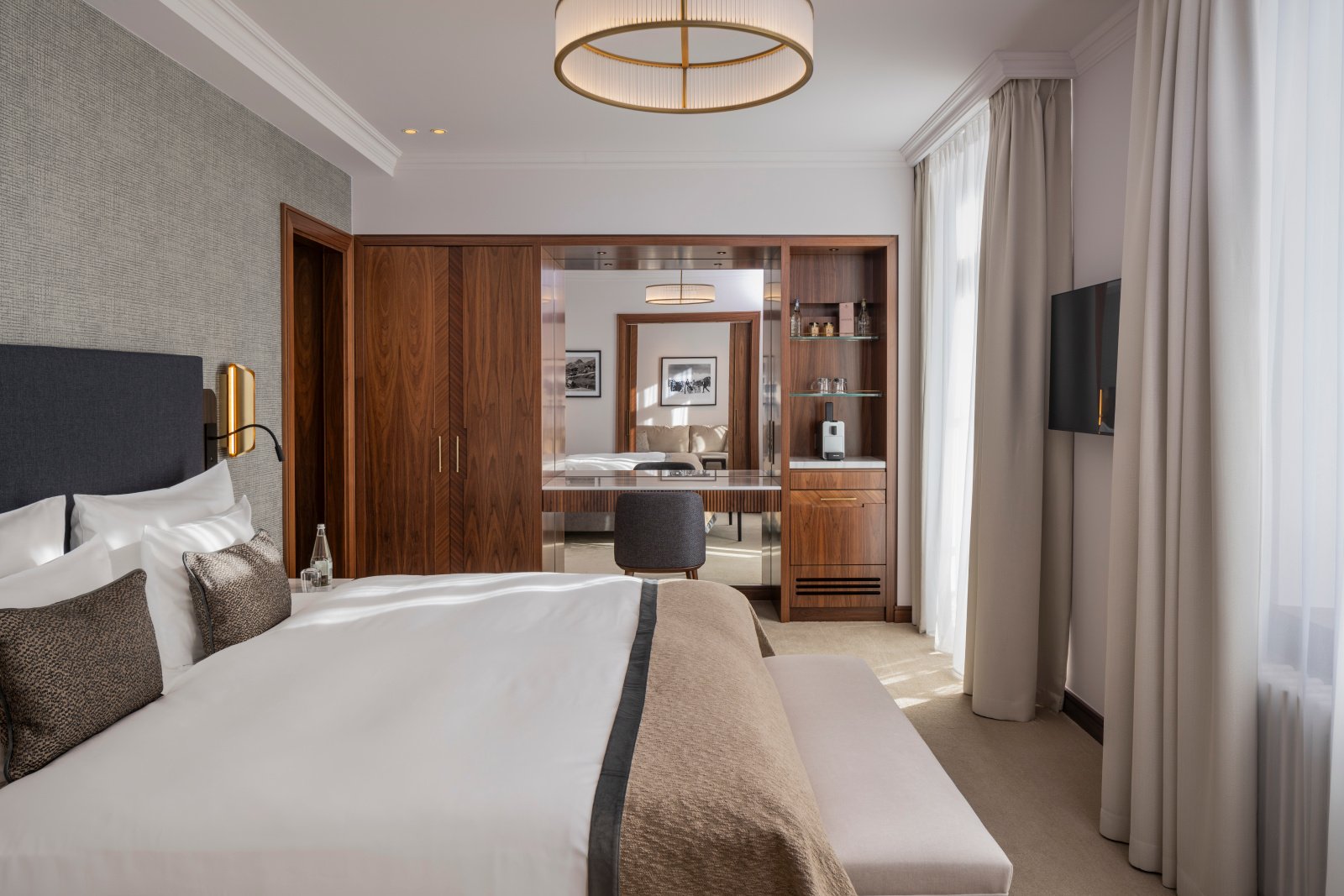 Premier Junior Suite