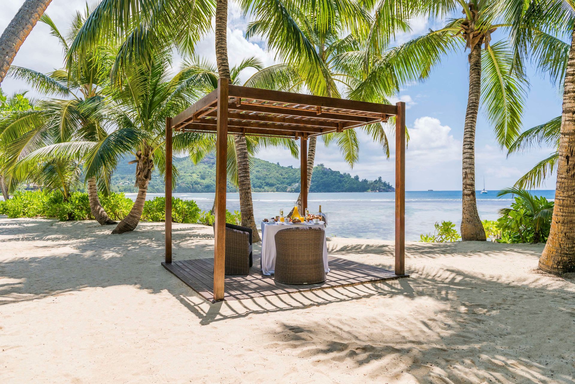 Breakfast on the beach