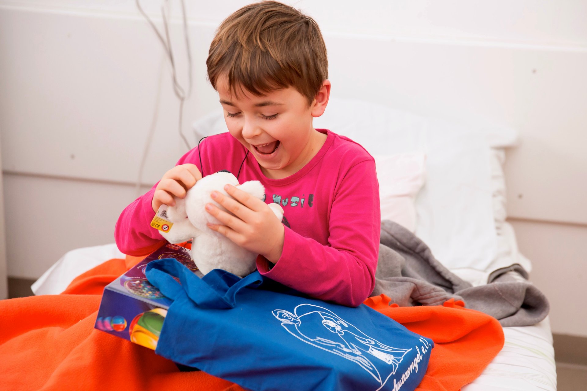 Hotel Adlon Kempinski Berlin_Christmas gifts for hospitalized children.jpg