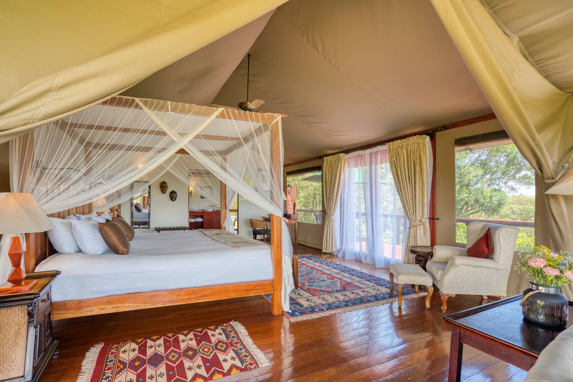 Rooms & Suites