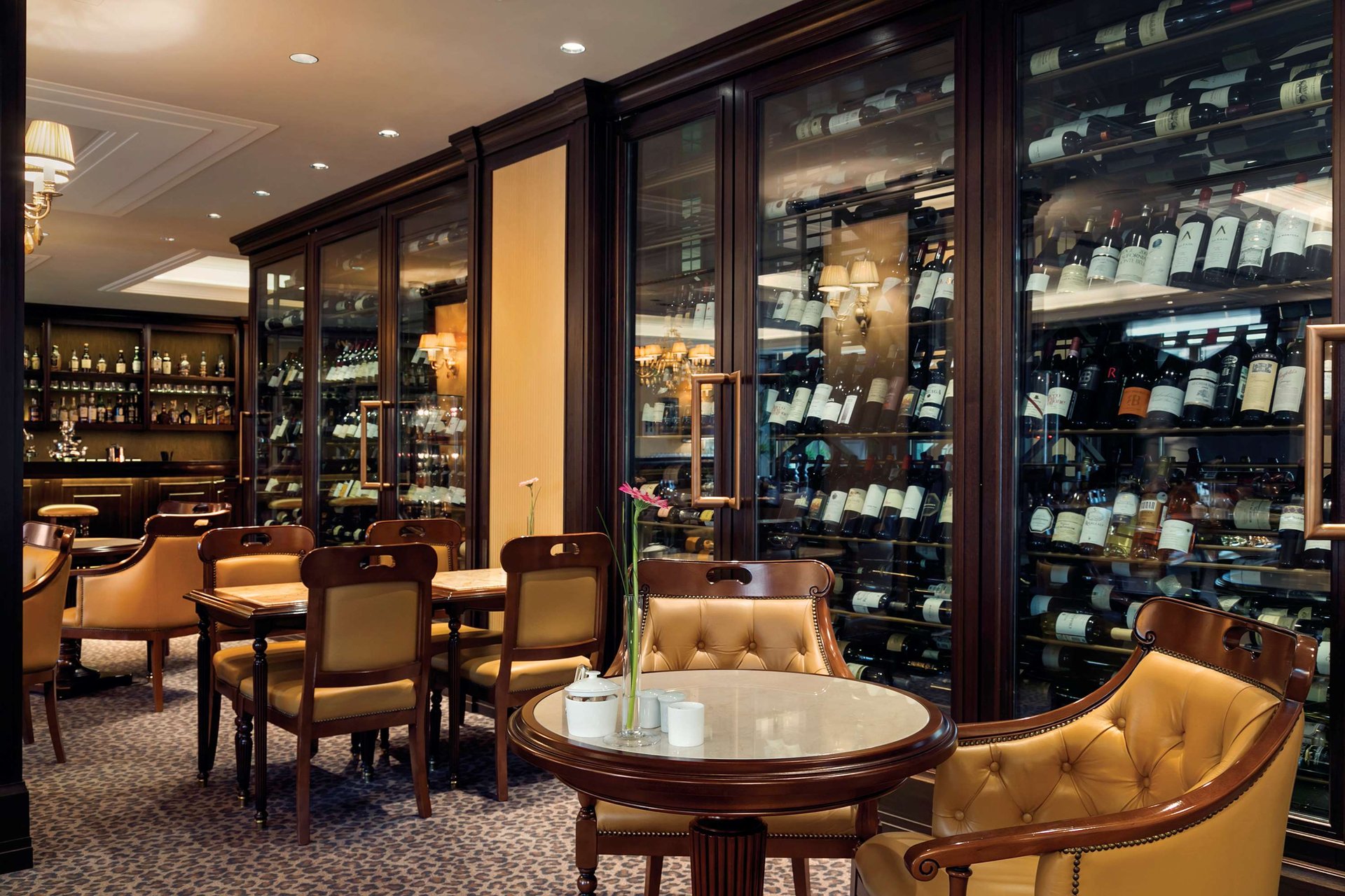 Restaurants & Bars