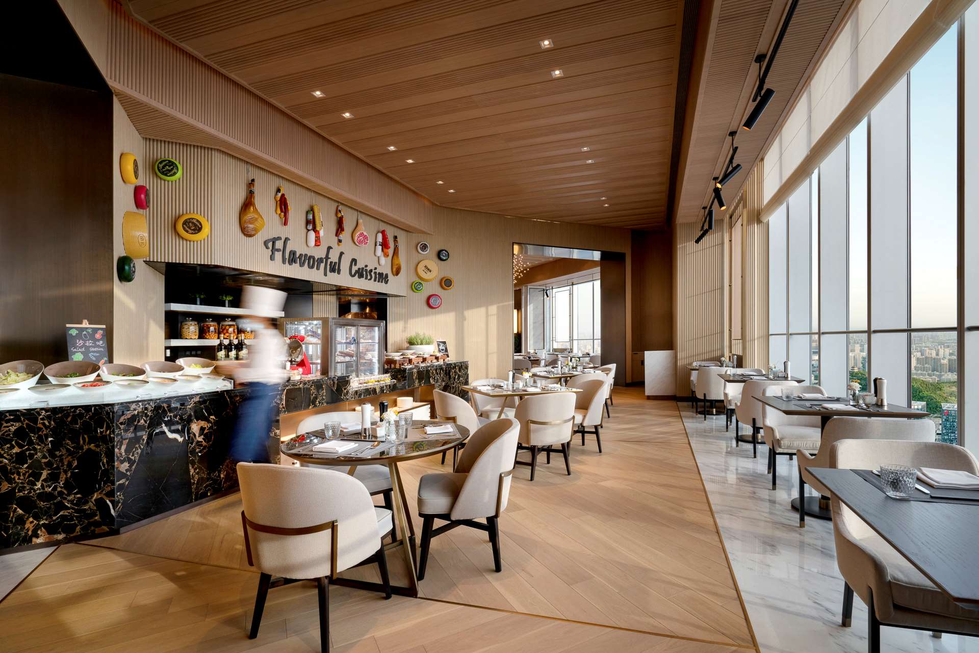 Restaurants & Bars