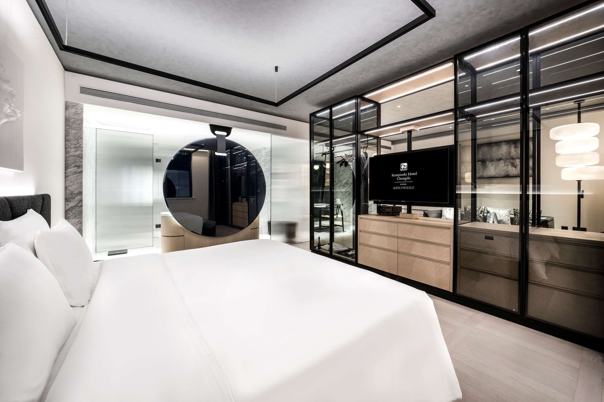 Rooms & Suites
