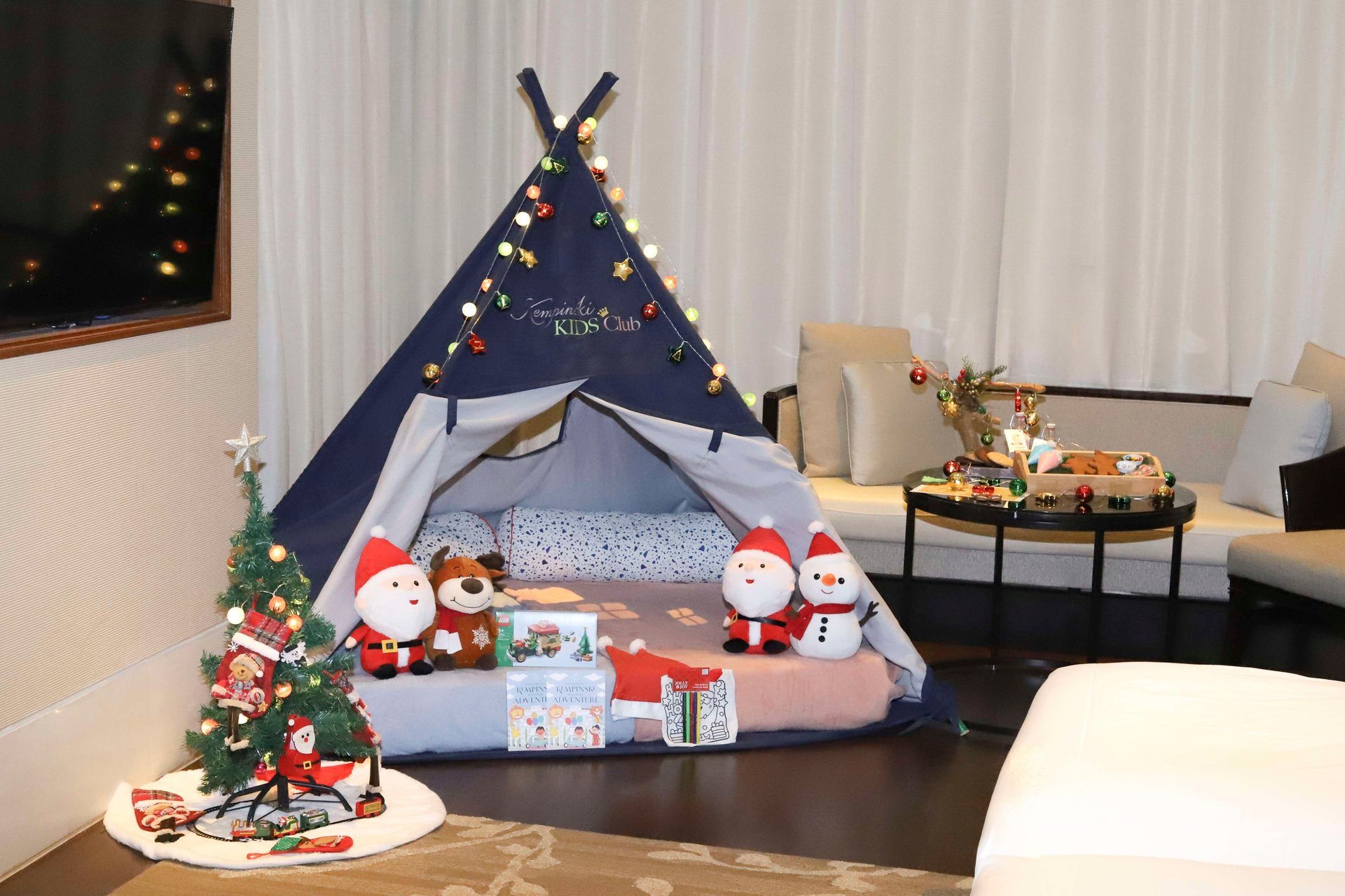 The Yuletide Family "GlampKation"