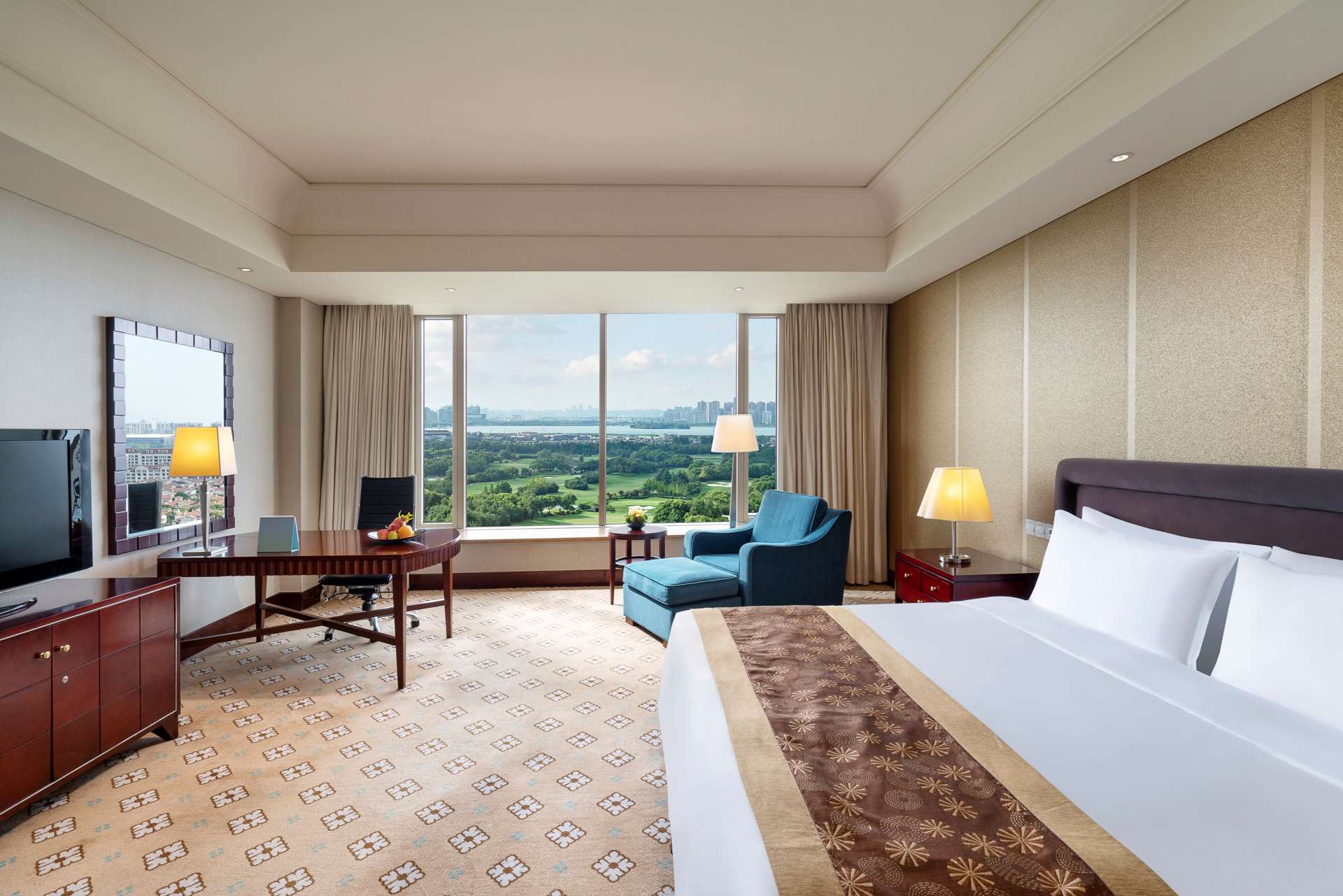 Executive Deluxe Golf View Room