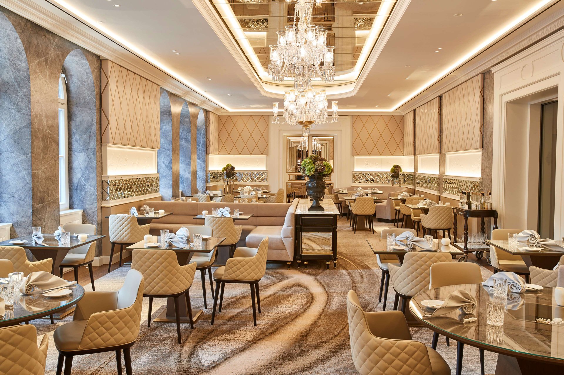 Restaurants & Bars