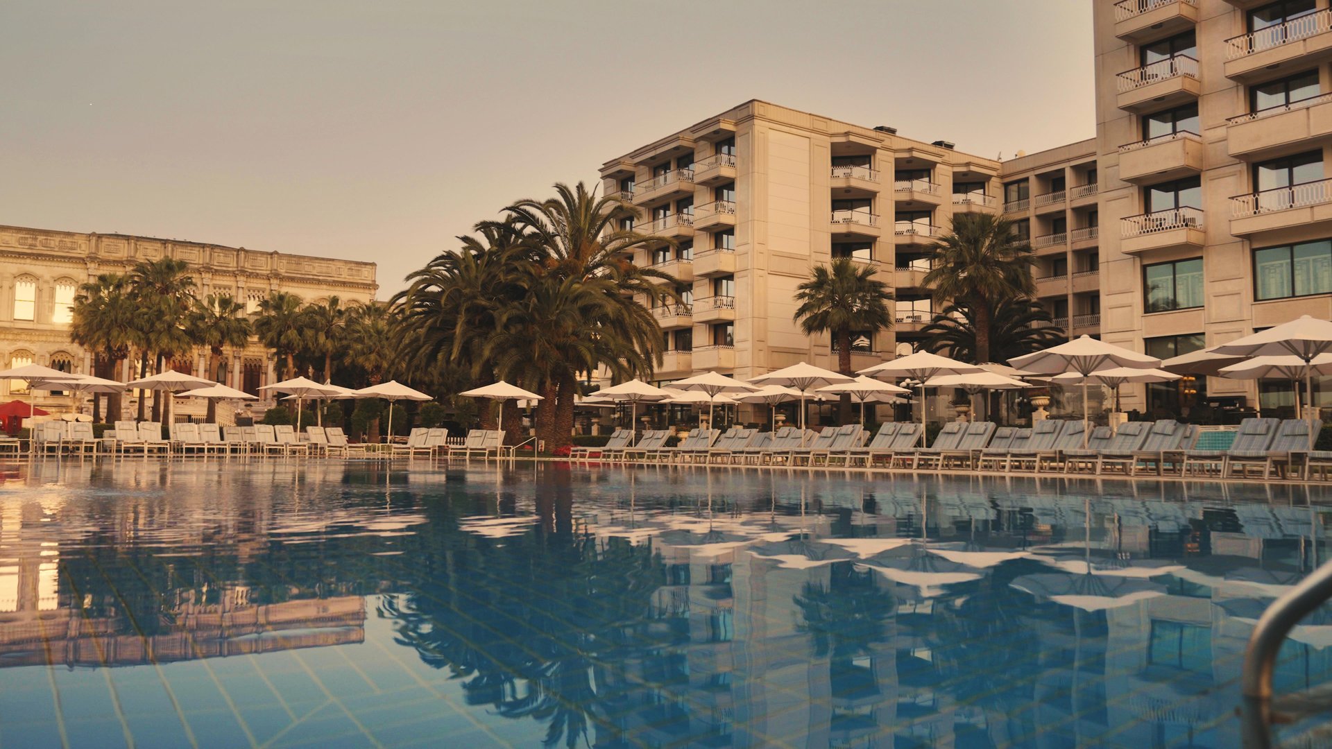 Ciragan Palace Kempinski Istanbul - Poolansicht