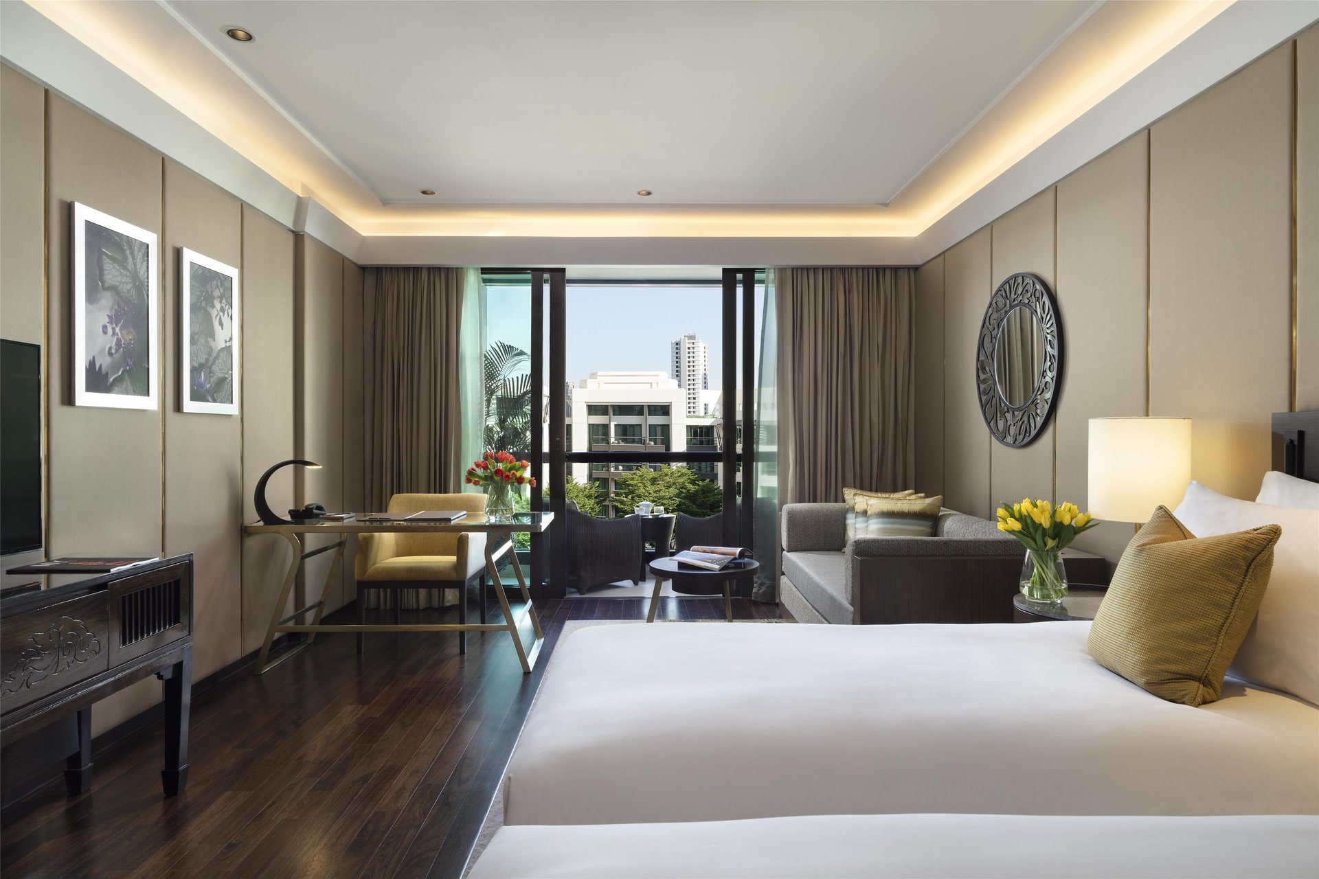 Siam Kempinski Hotel Bangkok - Deluxe Balcony Room Twin