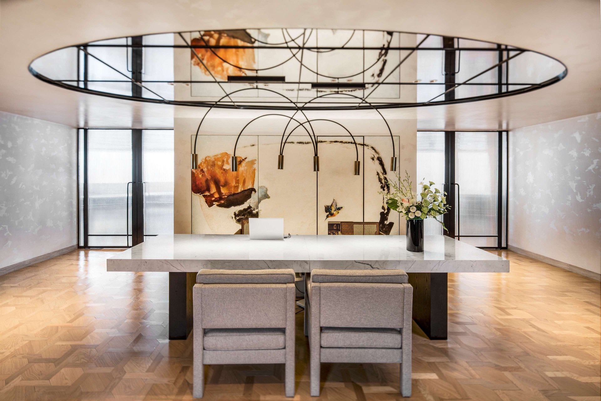 EXECUTIVE LOUNGE