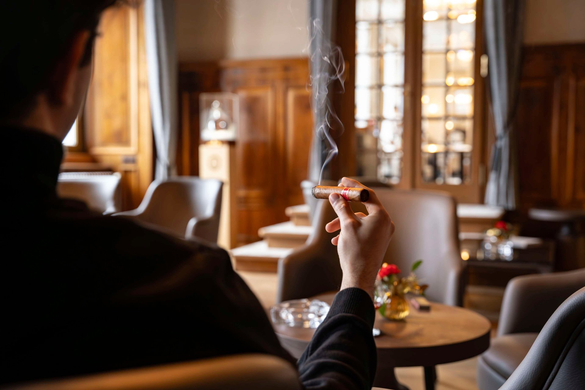 Smokers Lounge & Library