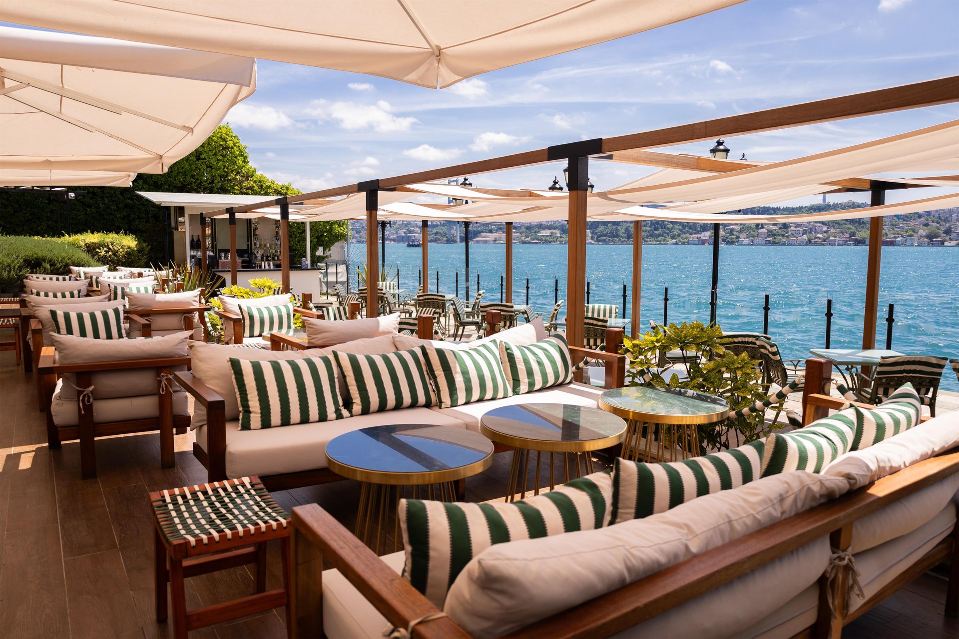 C Lounge