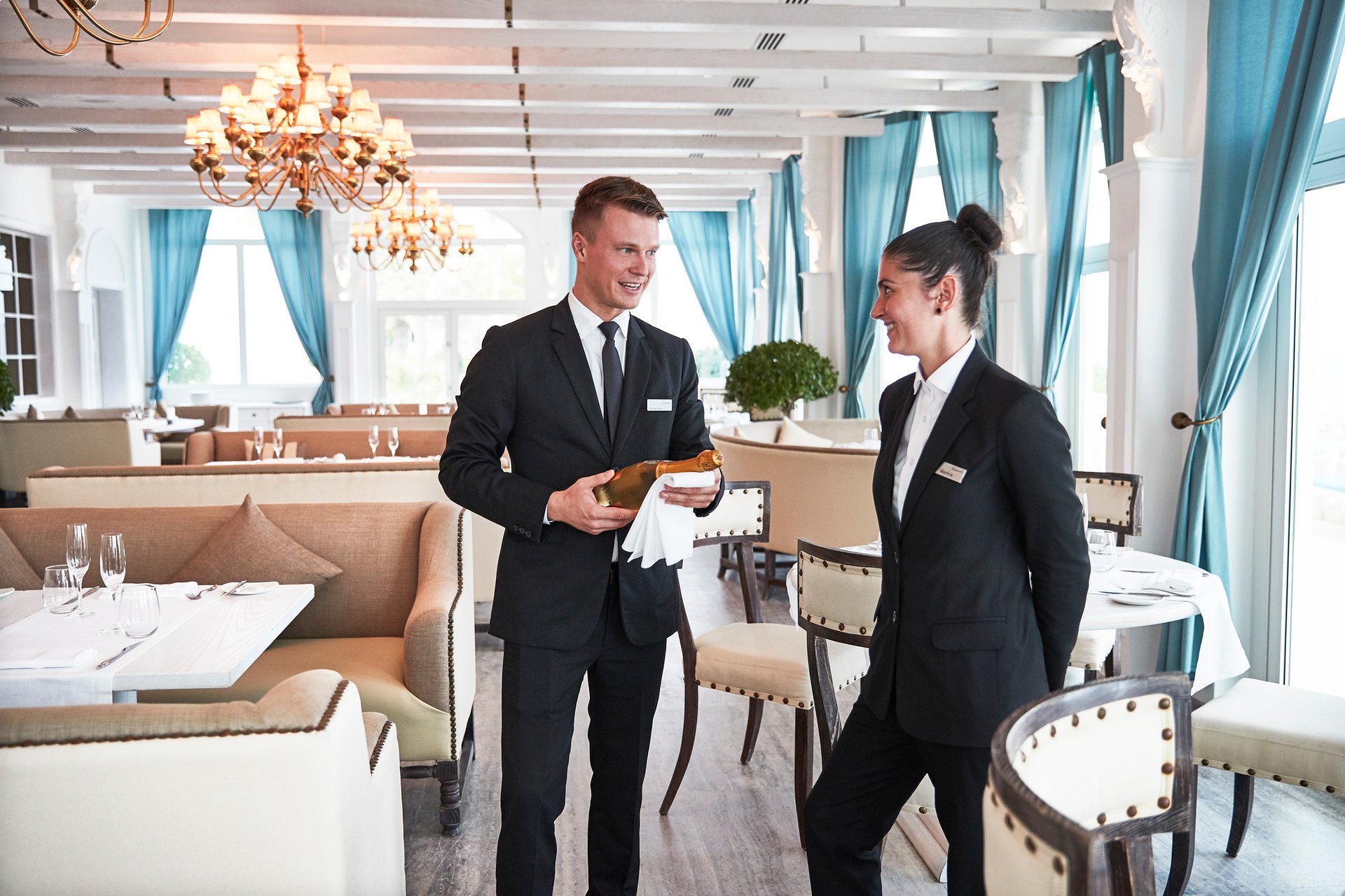 EmployeeDubai 92.jpg