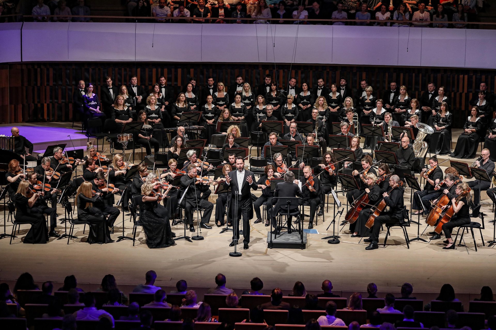 Театры и концертные залы