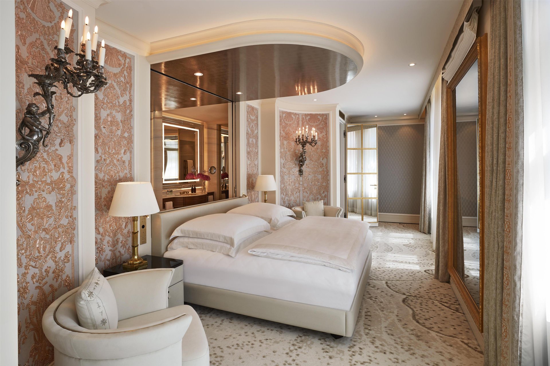 Hotel Vier Jahreszeiten Kempinski Muenchen - Ludwig Suite