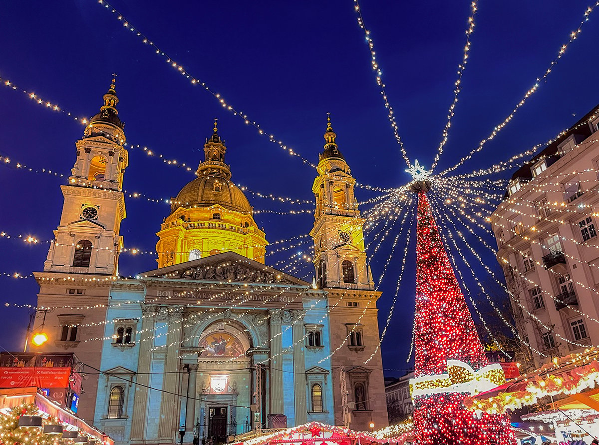 KempinskiHotelCorvinusBudapest_Xmas-Market.jpg