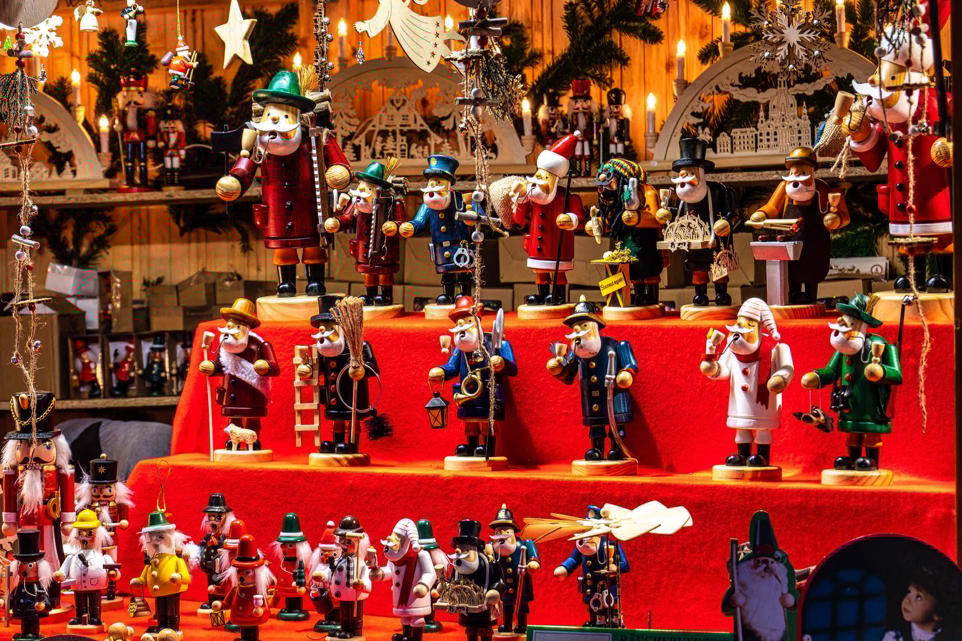 Christmas market at Chinese Tower in Munich copy.jpg