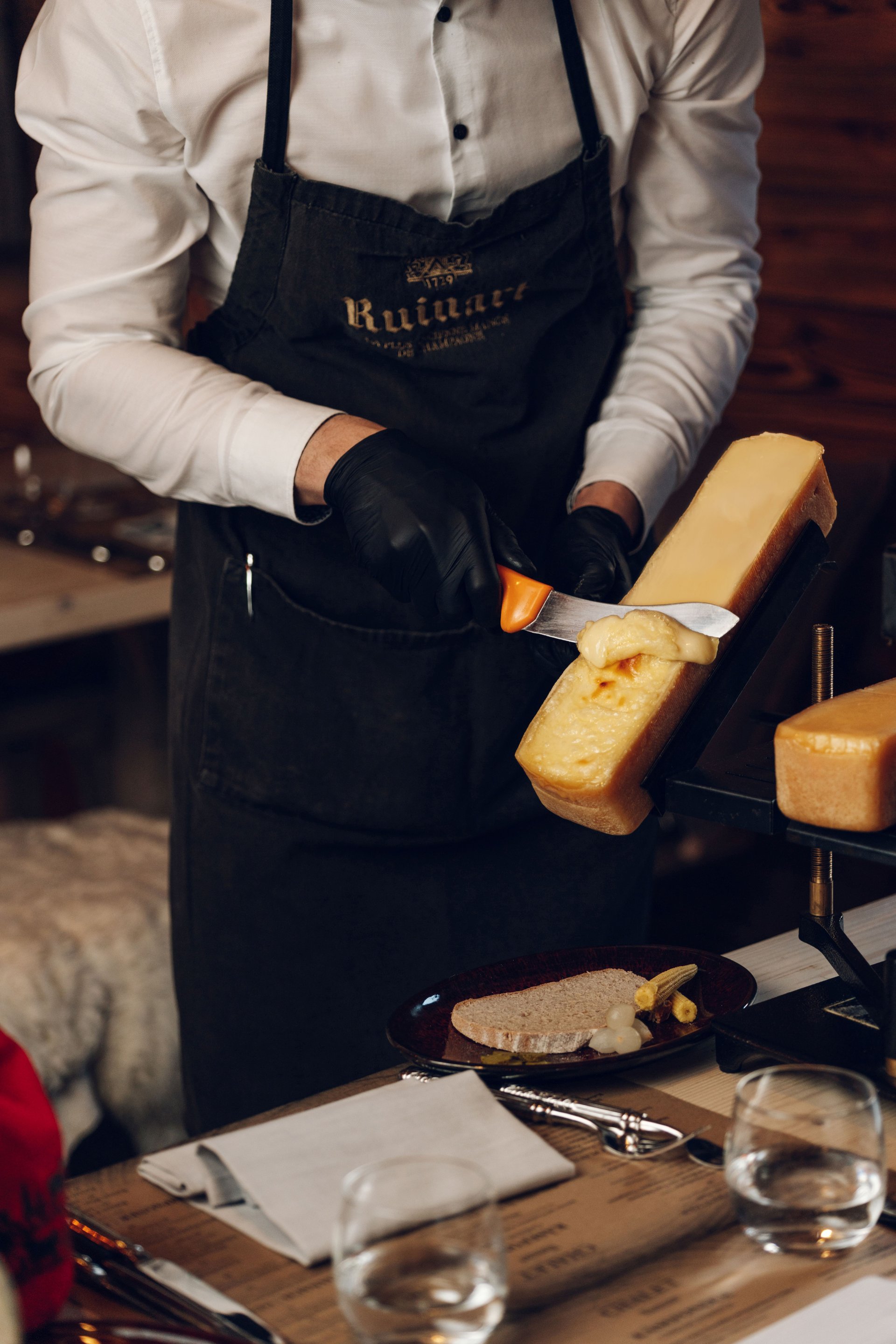 Raclette Chalet Ruinart2.jpg