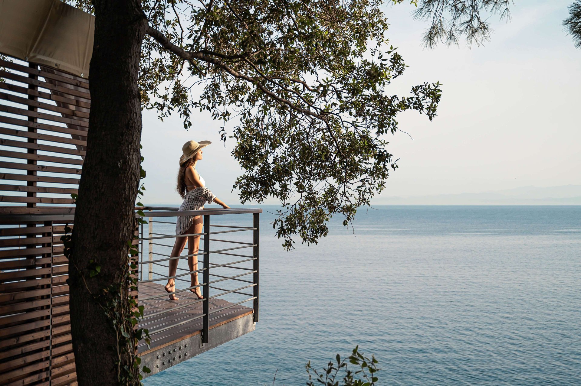 An Encounter between Land and Sea