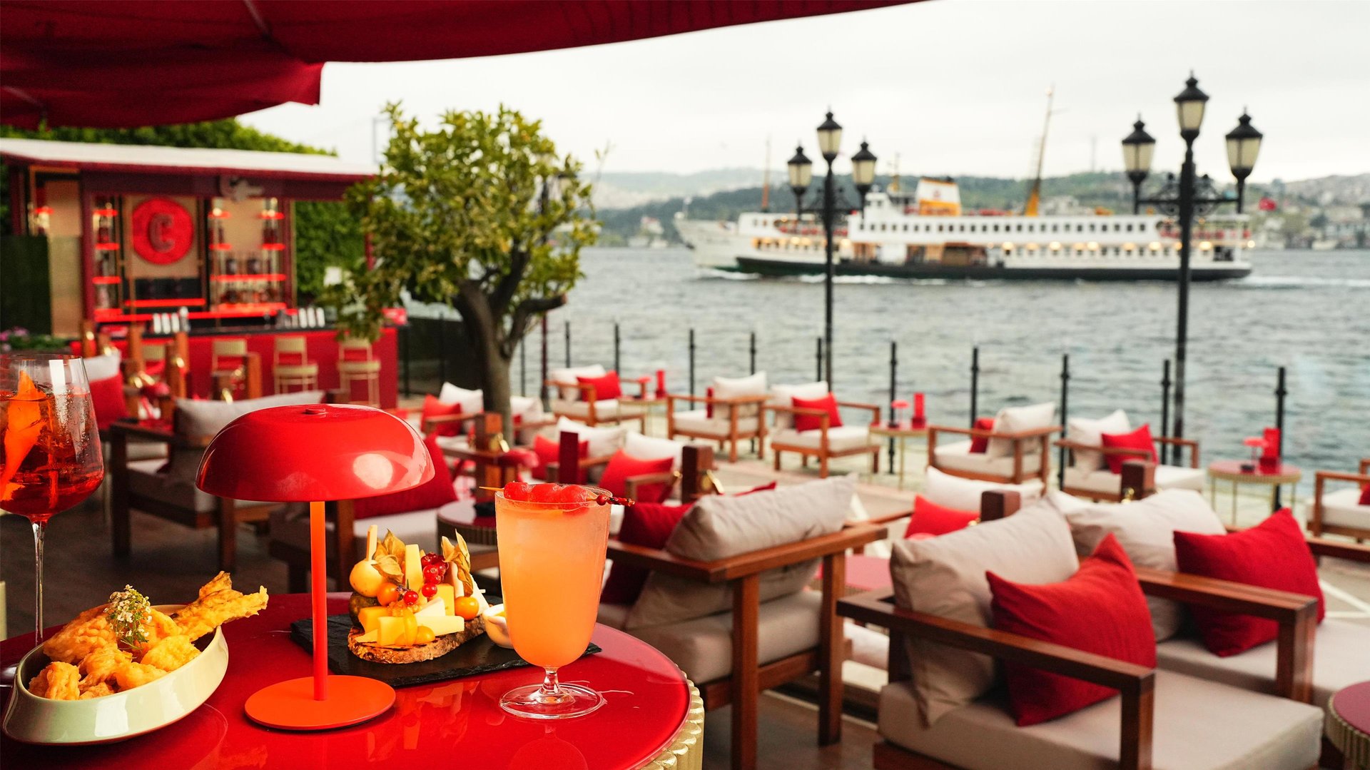 Ciragan Palace Kempinski Istanbul - BarLounge