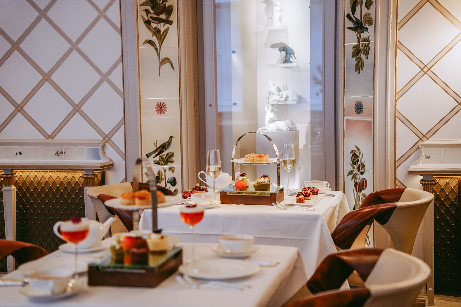 Afternoon Tea In Munich Hotel Vier Jahreszeiten Kempinski Munich