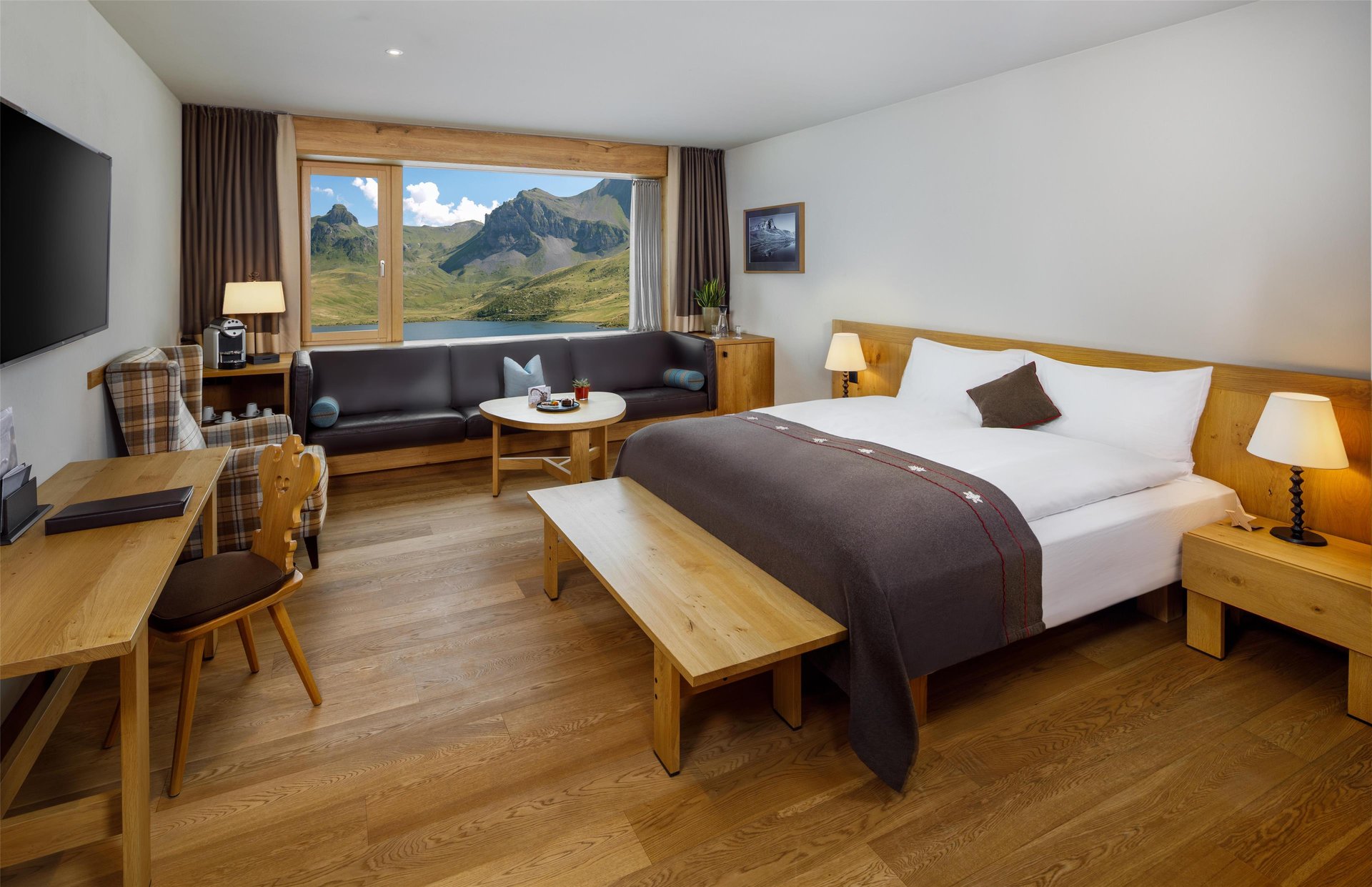 Lake View Room