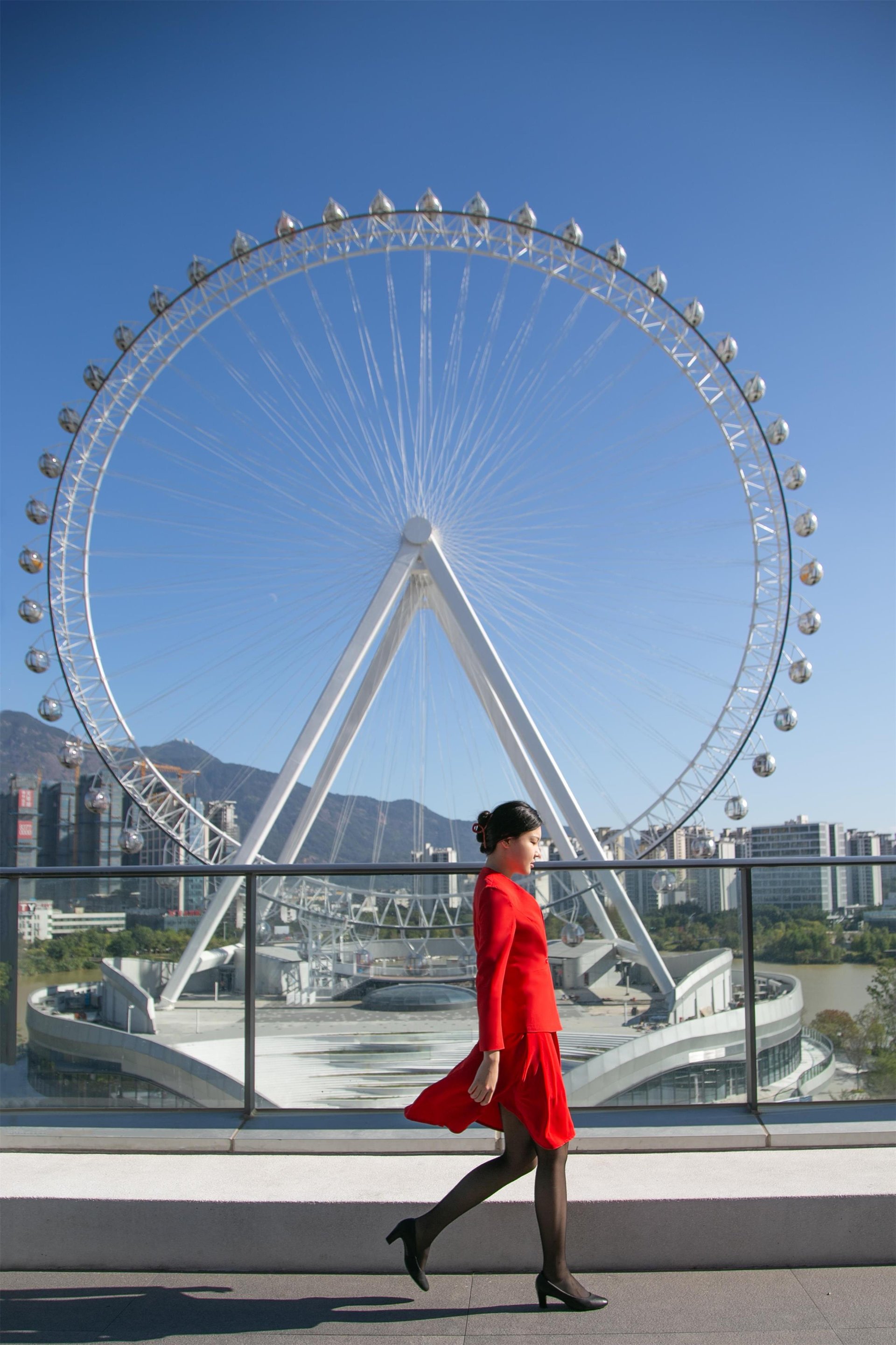 KIFOC1-Lady in Red