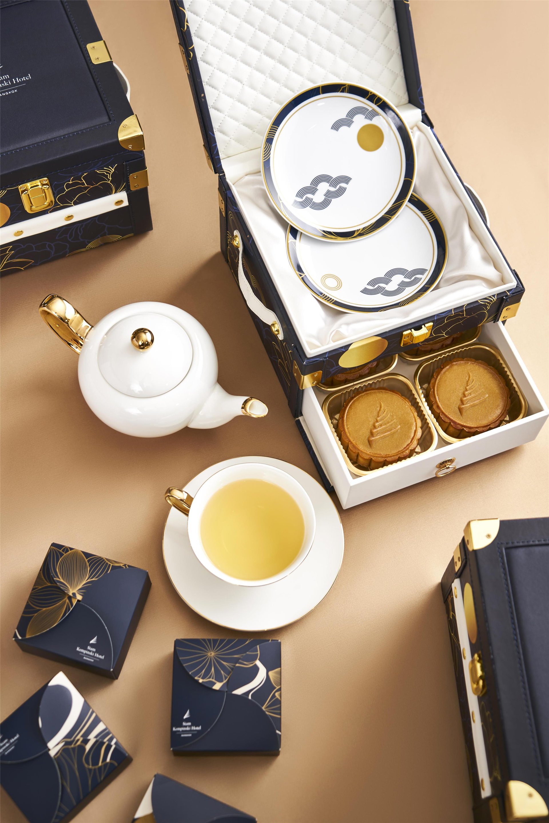 Bloom Under Moonlight Mooncakes