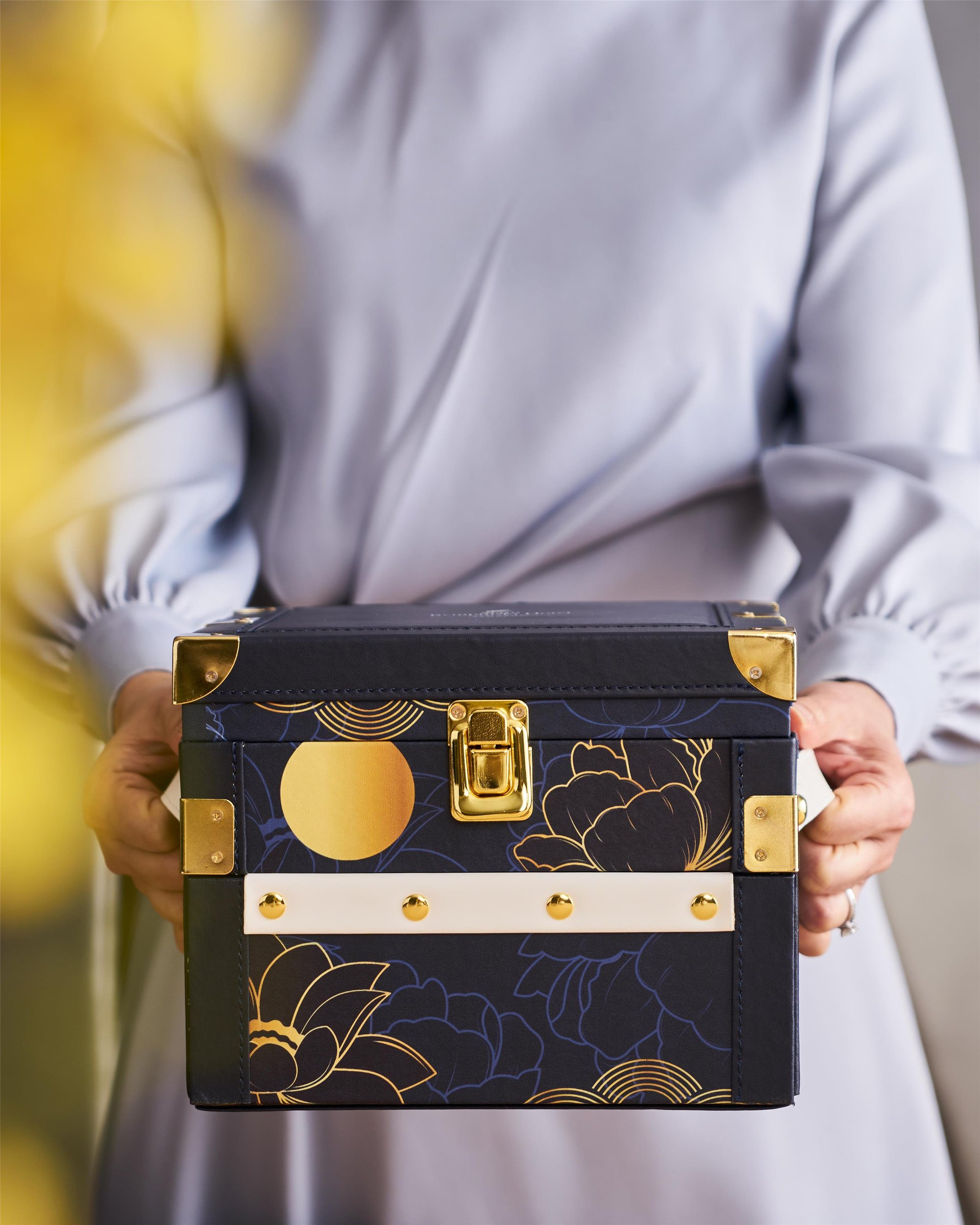 Bloom Under Moonlight Mooncake Collection