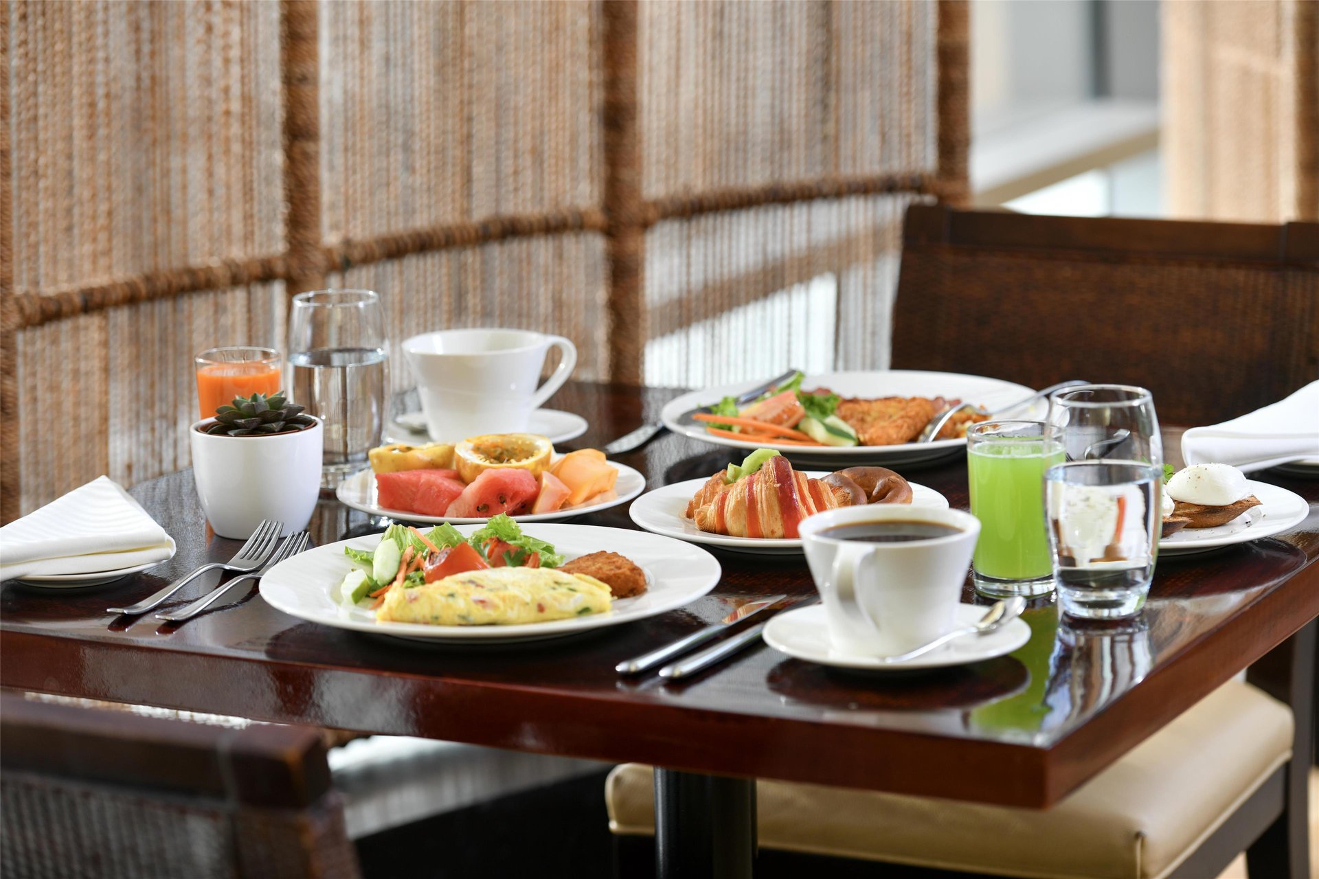 Kempinski Hotel Gold Coast City Accra Ghana - Breakfast Area