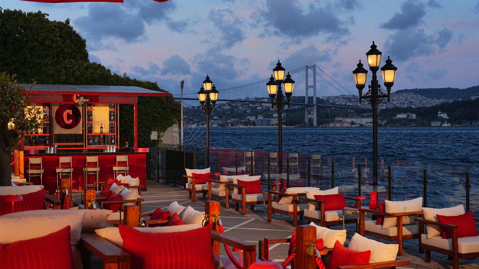 Restaurants & Bars
