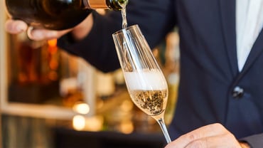WhiteChampagne_1920x1080px.jpg