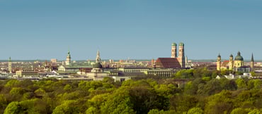 Nr. 2346s Panorama im Fruehling Foto Joerg Lutz.jpg