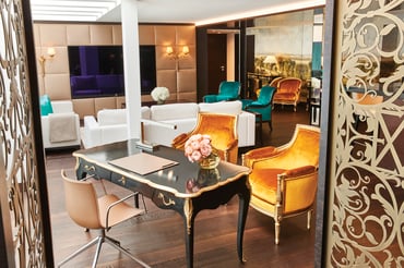 MUC1_Theresien Suite livingroom 4_High Res_963.jpg