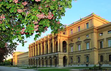 Nr. 1944s Residenz Festsaalbau Hofgartenseite Foto Werner Boehm.JPG