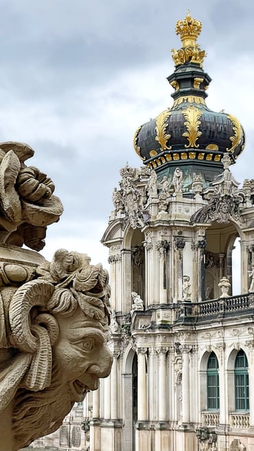 Mario Stoeger_Zwinger_Kronentor_01.jpg