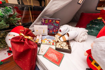 KISIN1 - 2026 - Christmas Family Room Package