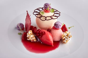 KIBER2_Lorenz Adlon Esszimmer Dish.jpg