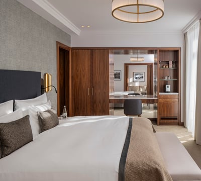 KISMV Premier Junior Suite 330 (2).jpg