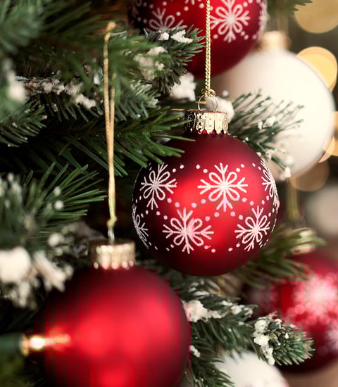 KI_Christmas_Decoration_Red_1920x1080px.jpg