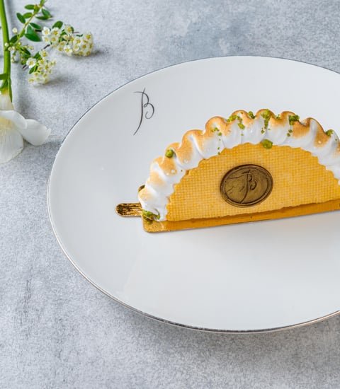 KIMOW_Summer menu 2025_Lemon dessert with Italian meringue and sable