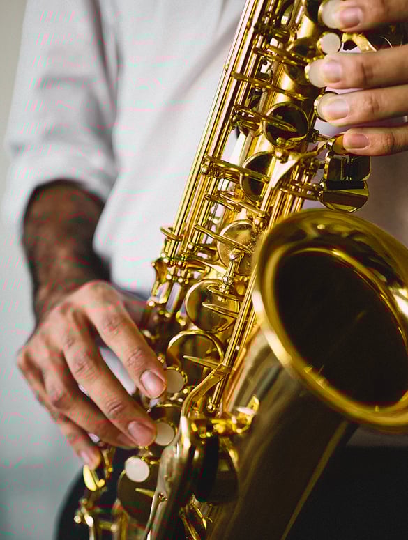 Music_SaxophonePlayer_960x1100px.jpg