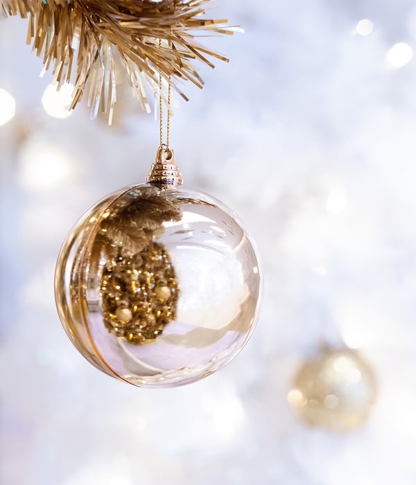 SP_port_2023_Festive_GoldenBaubleLight_960x1100px.jpg