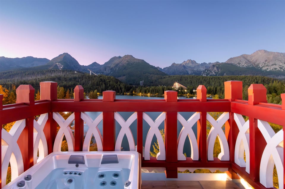 Honeymoon Suite Whirlpool Evening