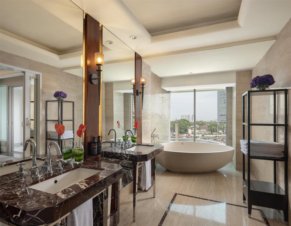 Executive Grand Deluxe Balcony - Bathroom