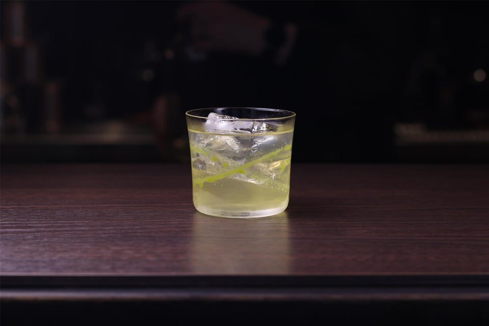 A beautifully crafted cocktail from Bar 1705 in Dresden. Experience the best drinks and a stylish atmosphere in Germany.