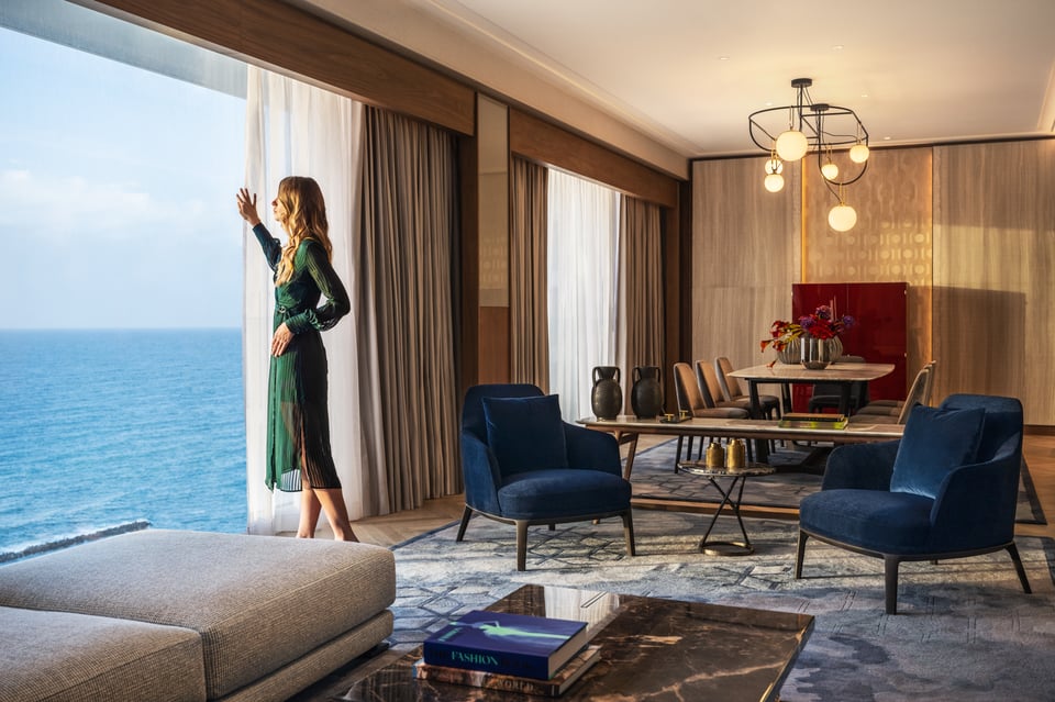 KITLV1_Royal Suite_with model 2.jpg