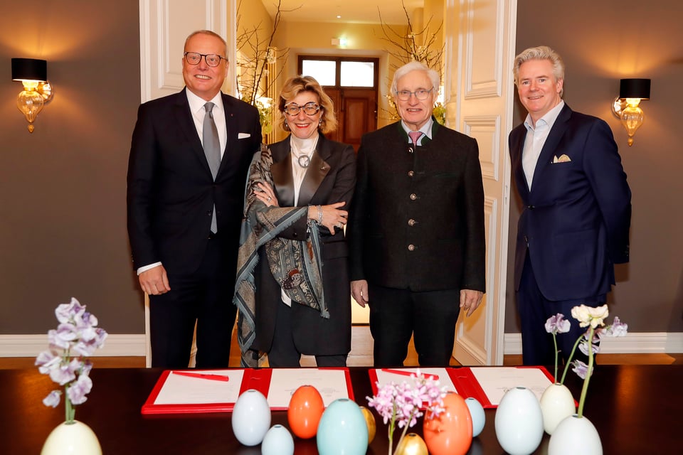 JK_Kempinski_Nymphenburg_Vertragsunterzeichnung_0088.jpg