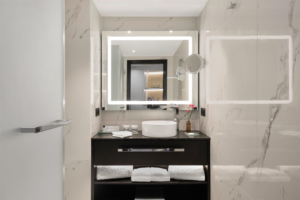 Bathroom of a Deluxe Room